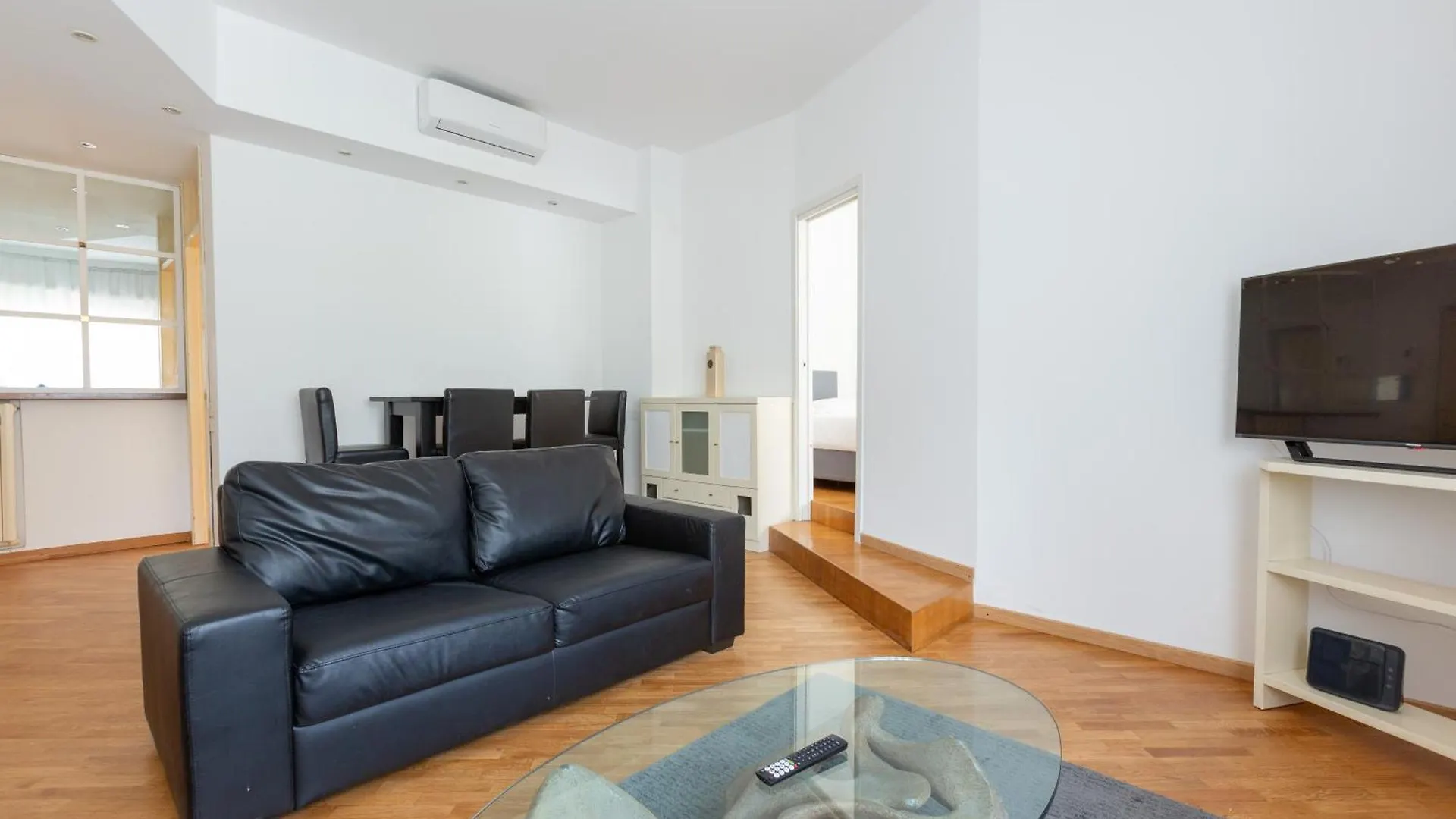 Lorenteggio Large Flat Milan 0*,  Italy