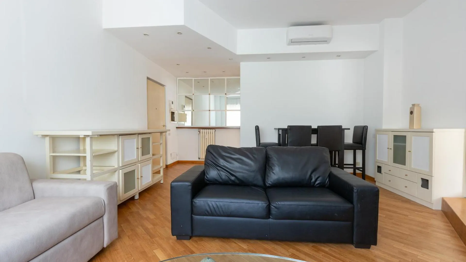Lorenteggio Large Flat Milan