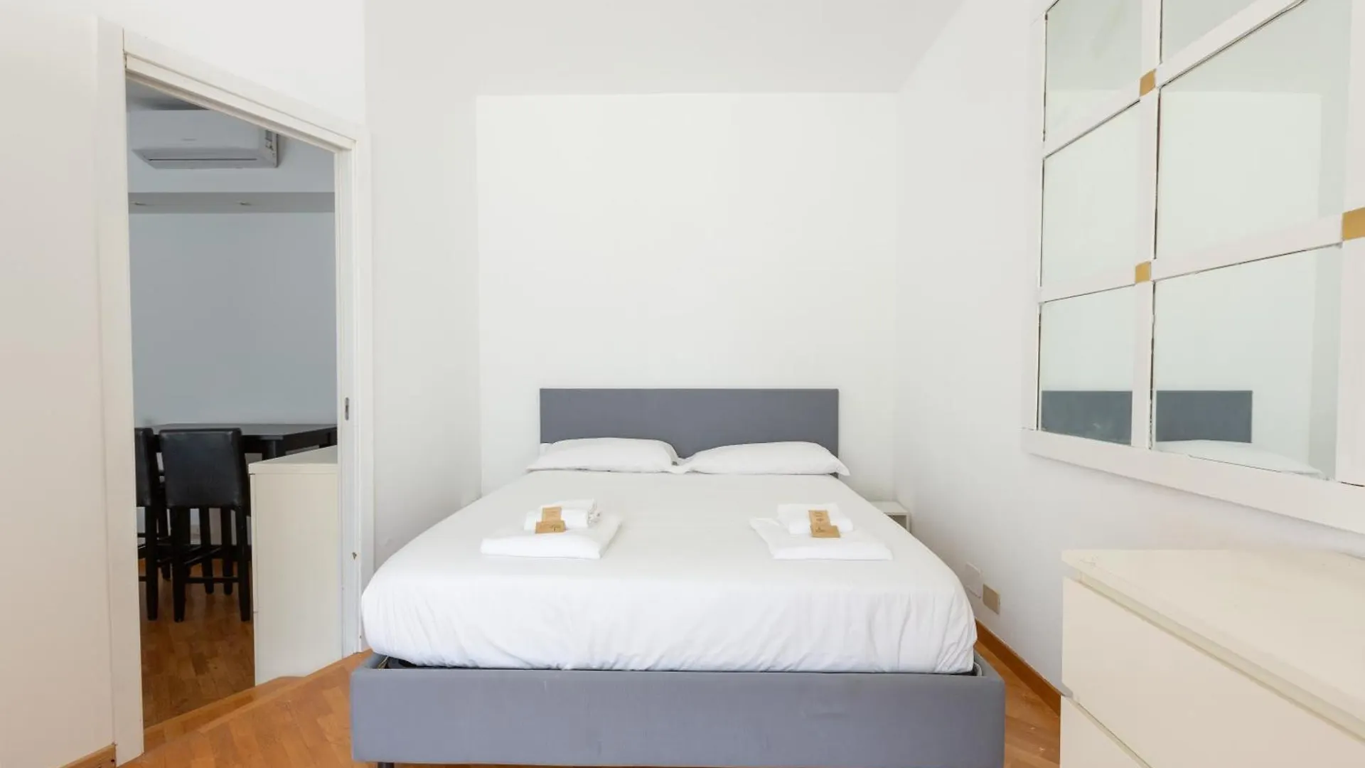 Apartment Lorenteggio Large Flat Milan Italy